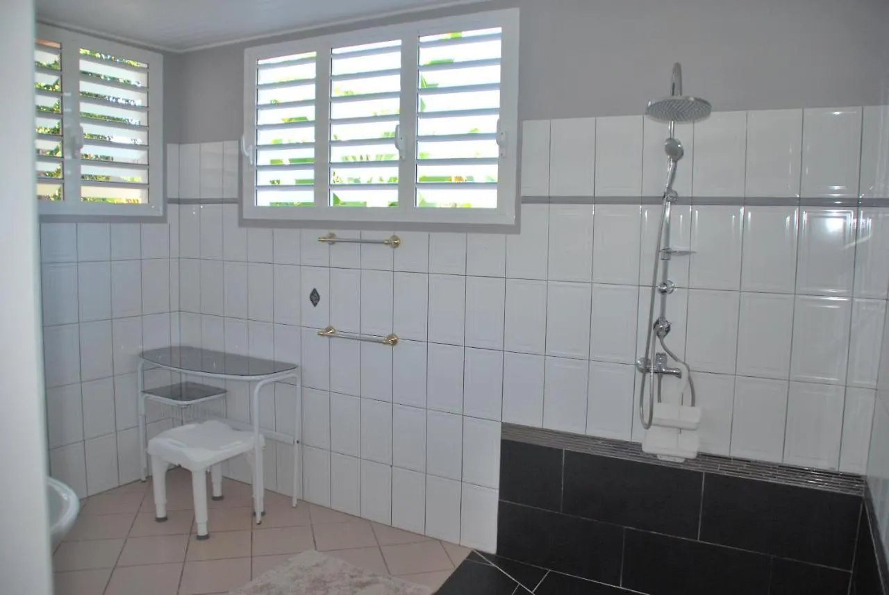 Coin De Paradis Cosy En Guadeloupe Avec Piscine Privee Deshauteurs 0*,